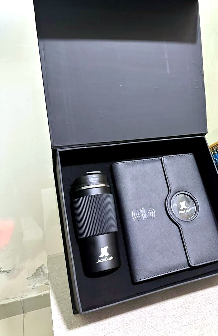 Tech gift box with leather organiser and tumbler